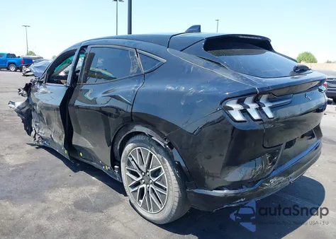 2024 Ford Mustang Mach-E Premium z USA, uszkodzony, nr VIN 3FMTK3SU8RMA11388